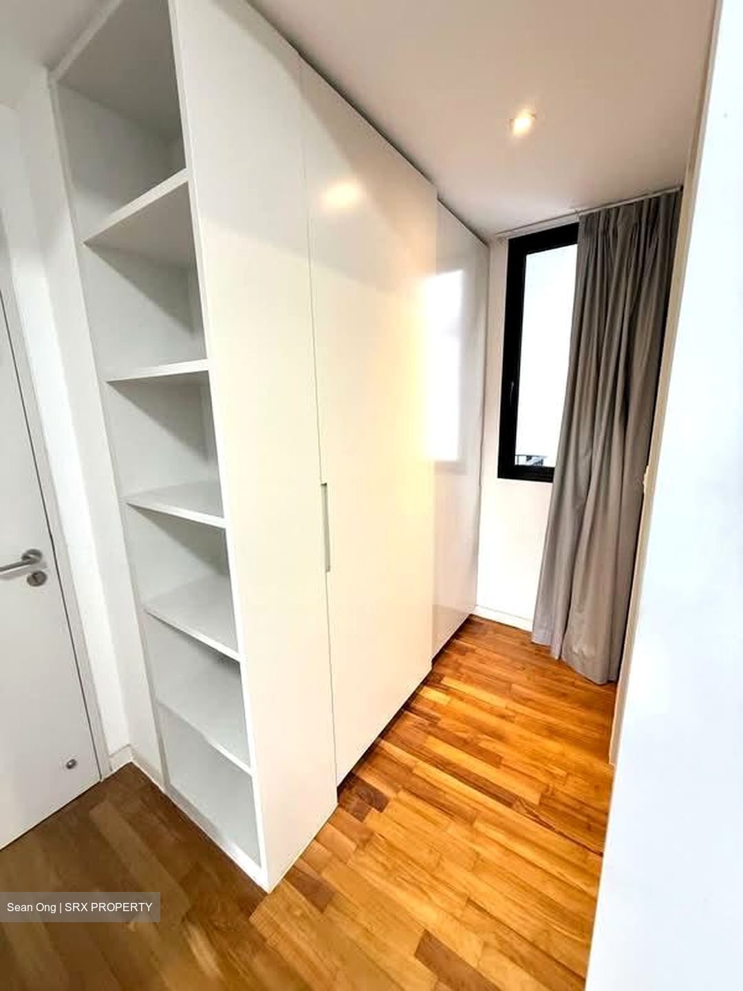 Village @ Pasir Panjang (D5), Condominium #582234551